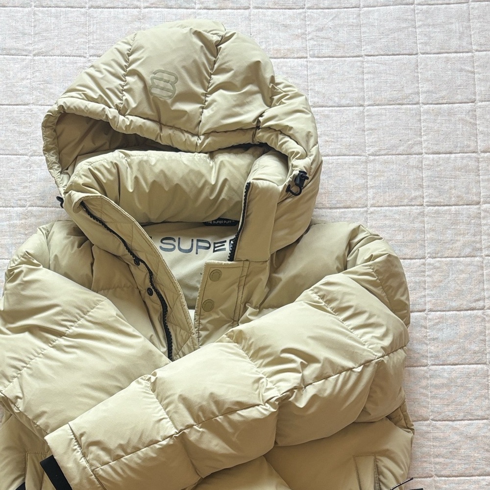 Aritzia Light Green Cropped Superpuff - Picture 5 of 5